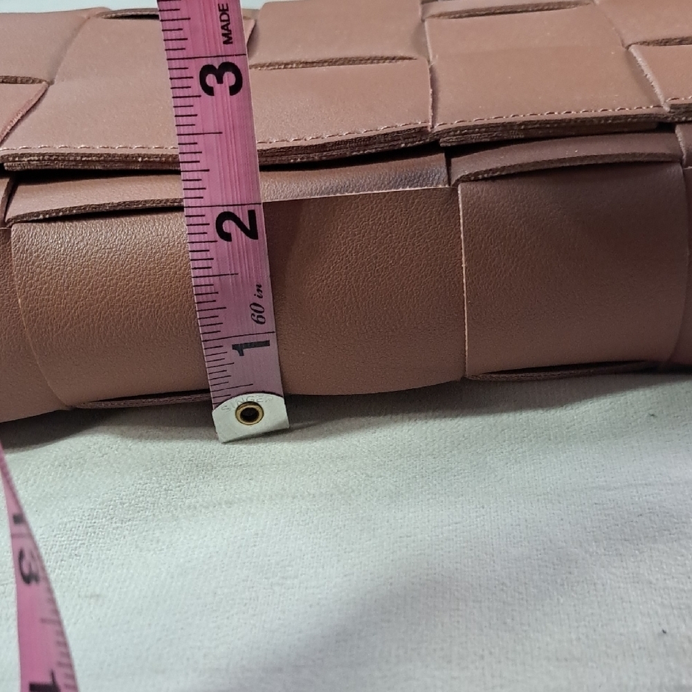 Olivia Miller Woven Crossbody Bag - Picture 4 of 11